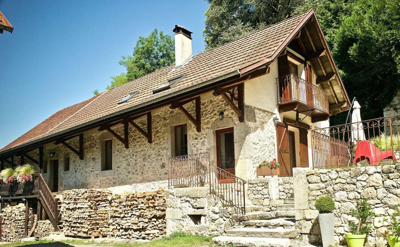 Chambres D'Hotes Des Lodges De La Cascade Yenne Exterior photo