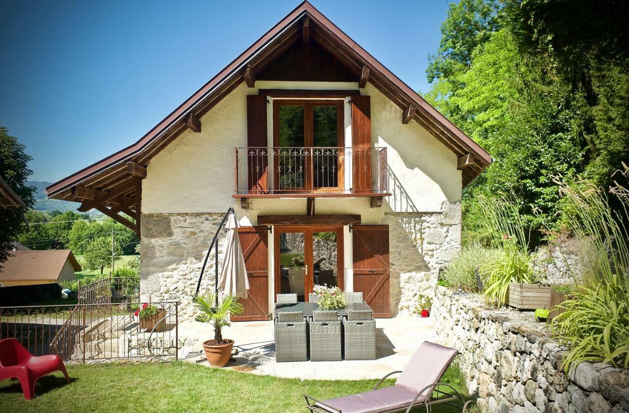 Chambres D'Hotes Des Lodges De La Cascade Yenne Exterior photo